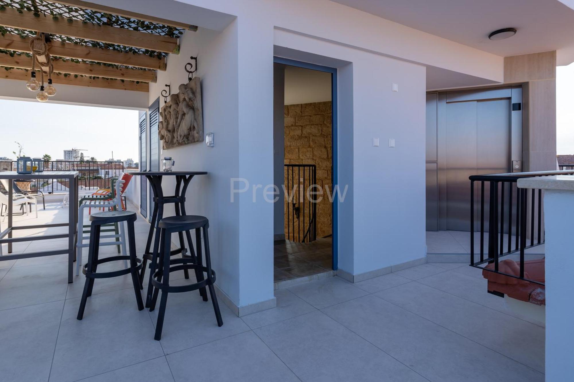 Le Voyageur By The Sea - Furnished Rooms Ларнака Екстер'єр фото