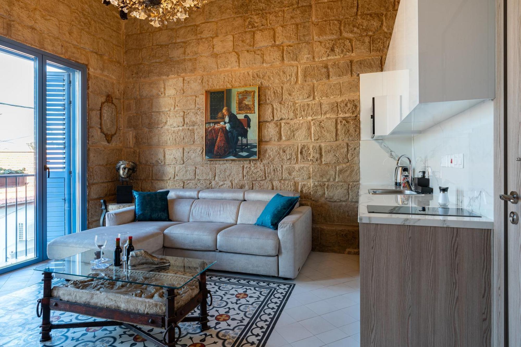 Le Voyageur By The Sea - Furnished Rooms Ларнака Екстер'єр фото
