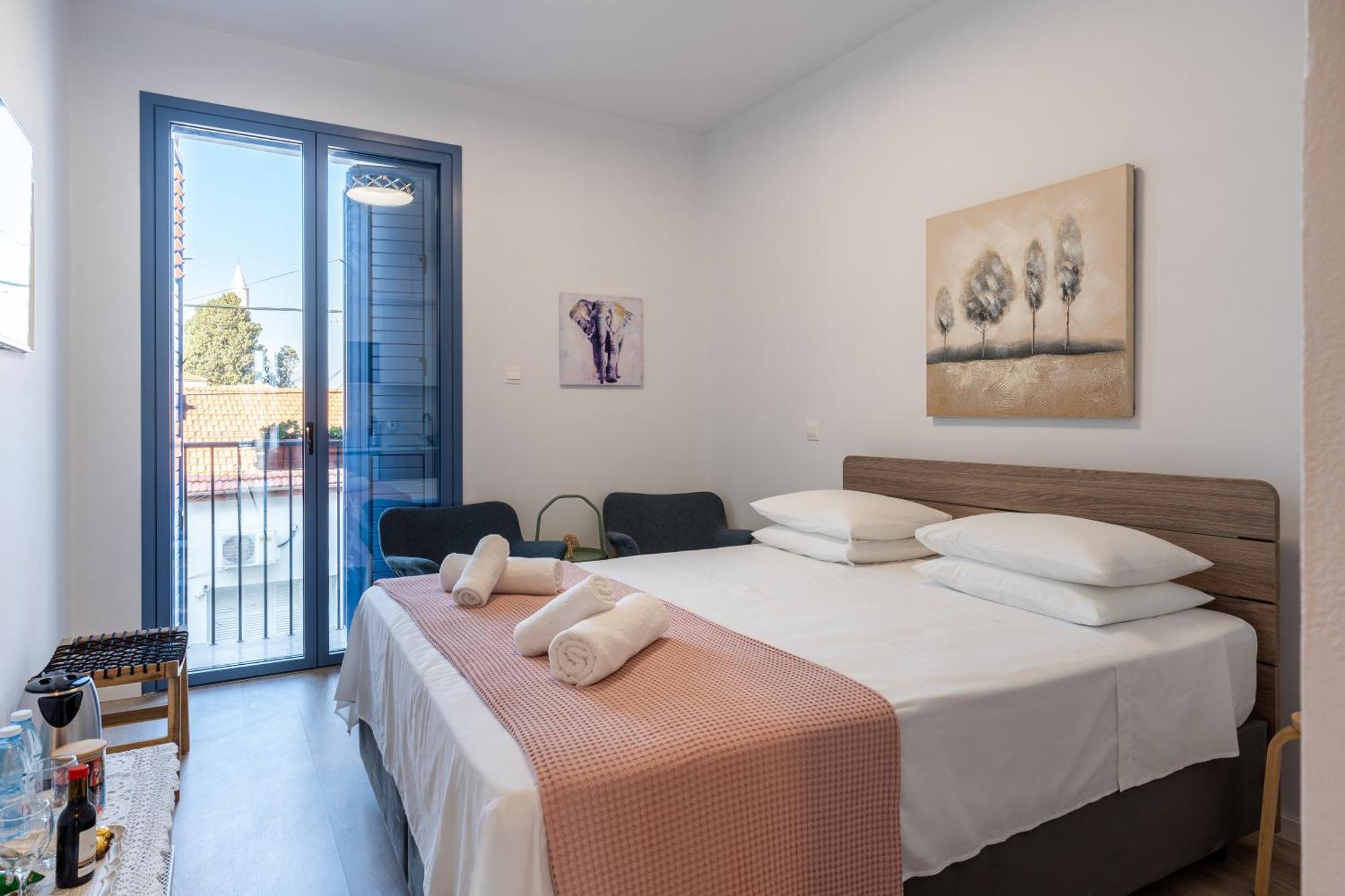 Le Voyageur By The Sea - Furnished Rooms Ларнака Екстер'єр фото