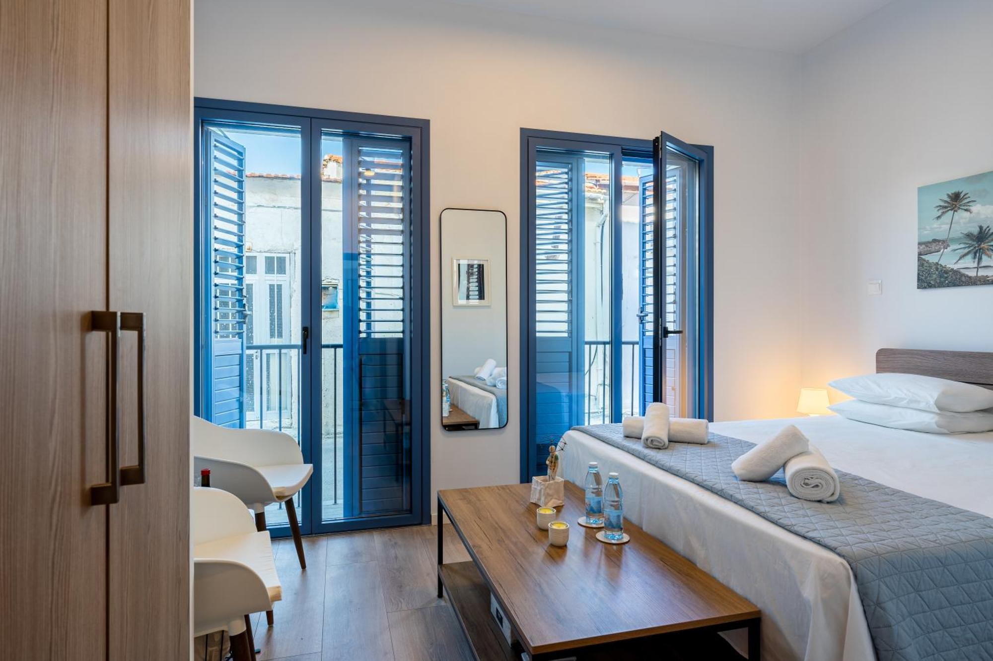 Le Voyageur By The Sea - Furnished Rooms Ларнака Екстер'єр фото