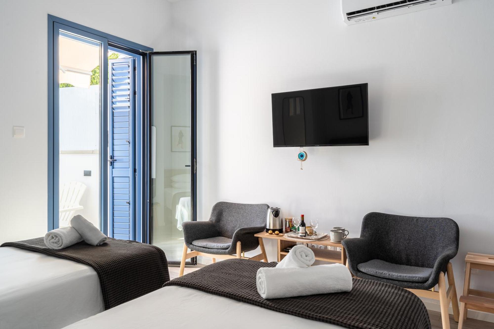 Le Voyageur By The Sea - Furnished Rooms Ларнака Екстер'єр фото