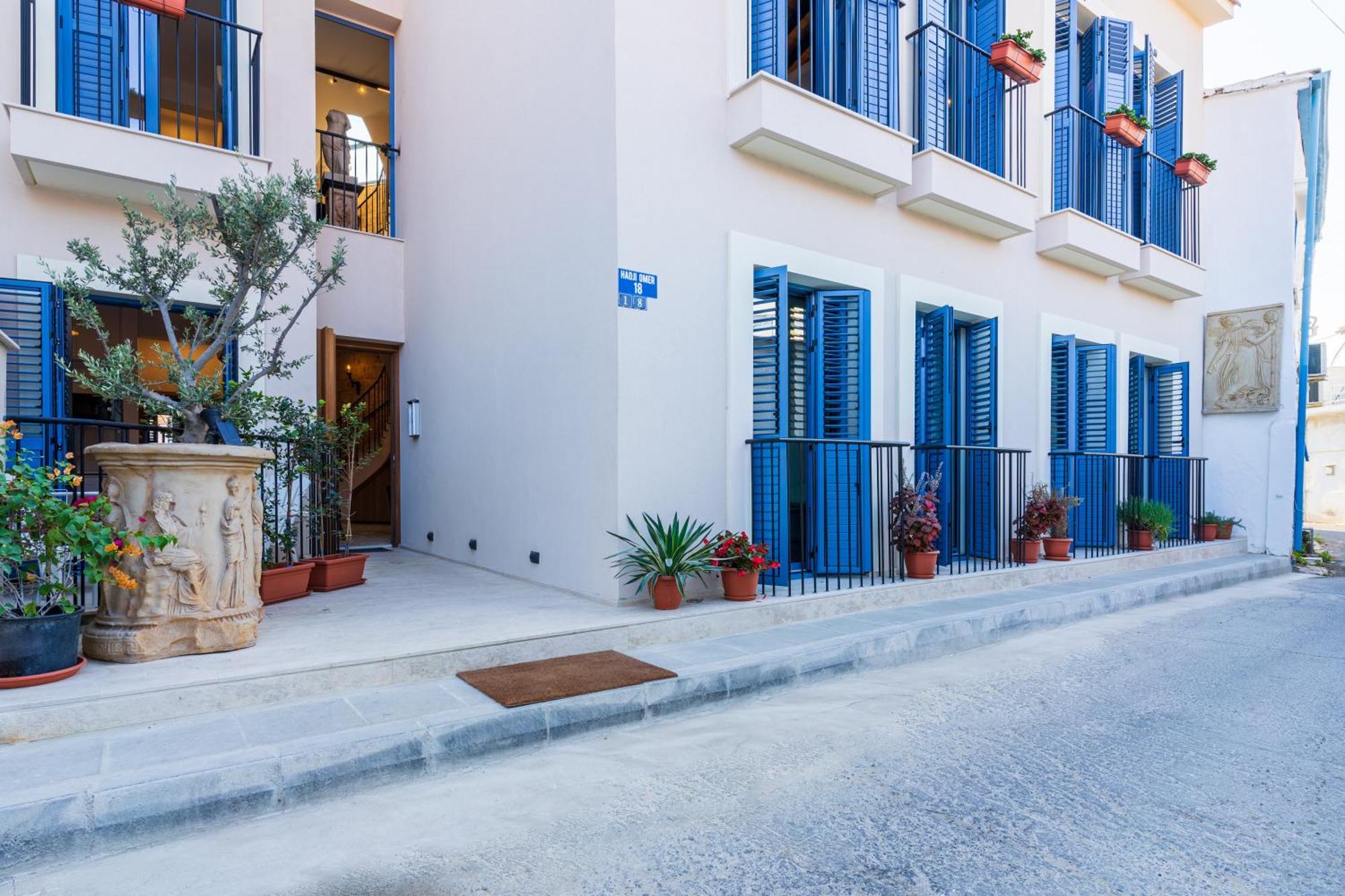 Le Voyageur By The Sea - Furnished Rooms Ларнака Екстер'єр фото